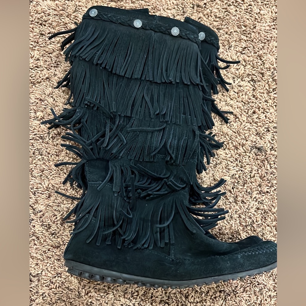 Minnetonka fringe boots